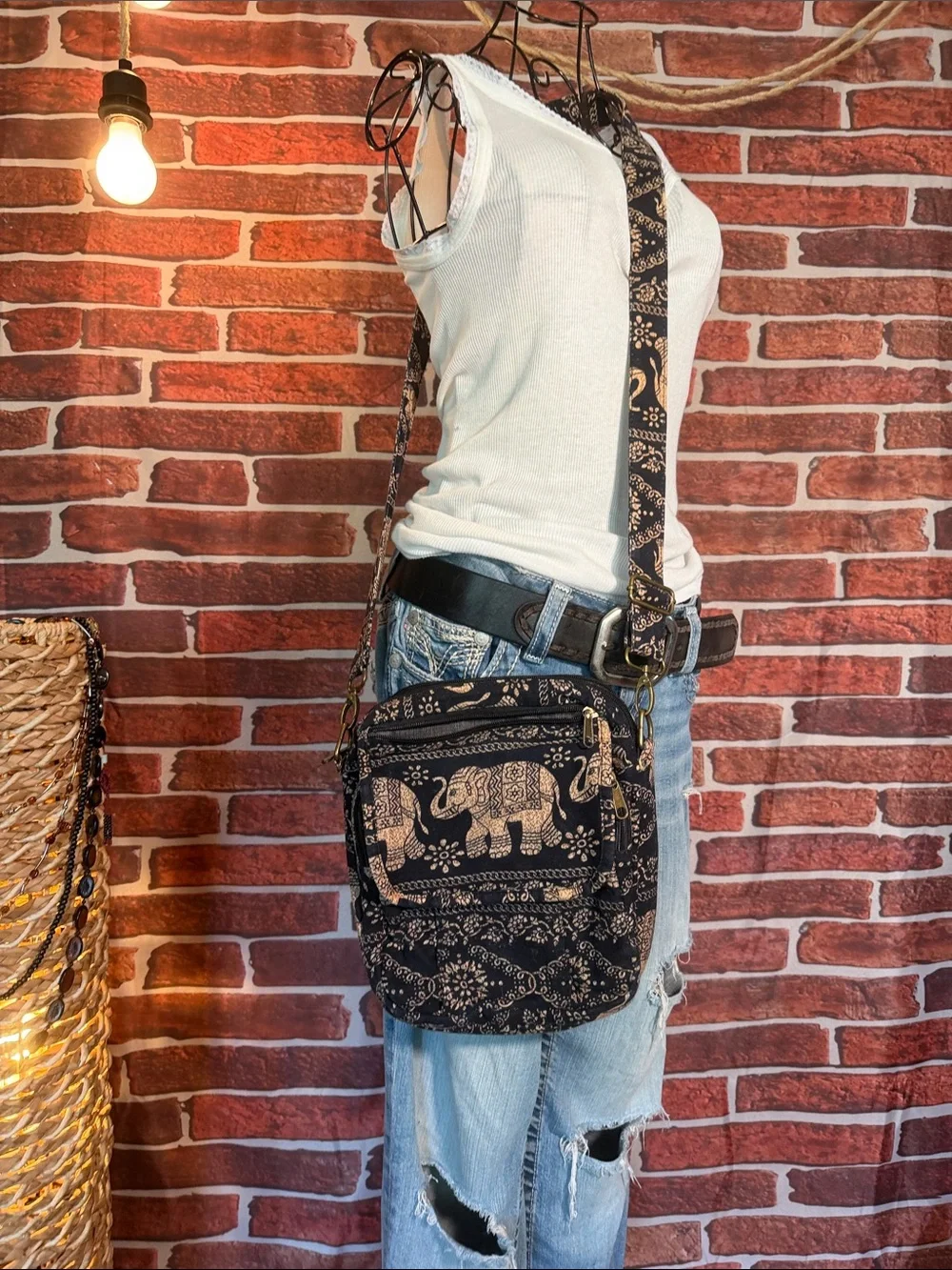 👜 Vintage Elephant Print Crossbody Bag Black Tan Boho Festival Purse — OS / J